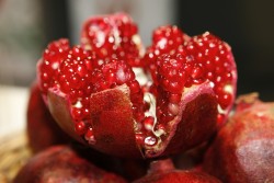 pomegranate-open-196800_960_720